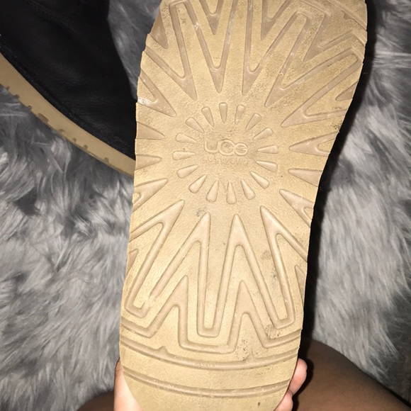 🎉HP🎉Black Uggs - Picture 4 of 7